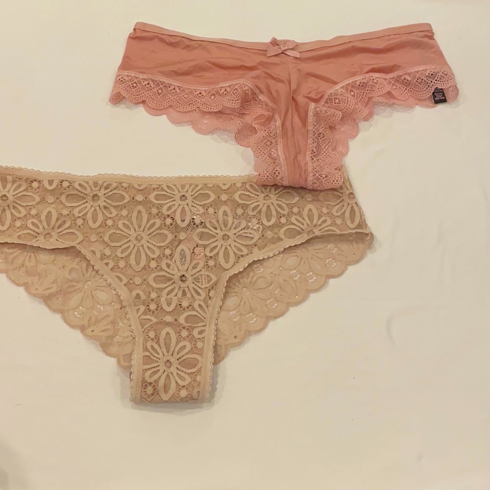 NEW WITH TAGS VICTORIA’S SECRET SIZE XS 2 PACK OF LACE AMD SATIN PANTIES